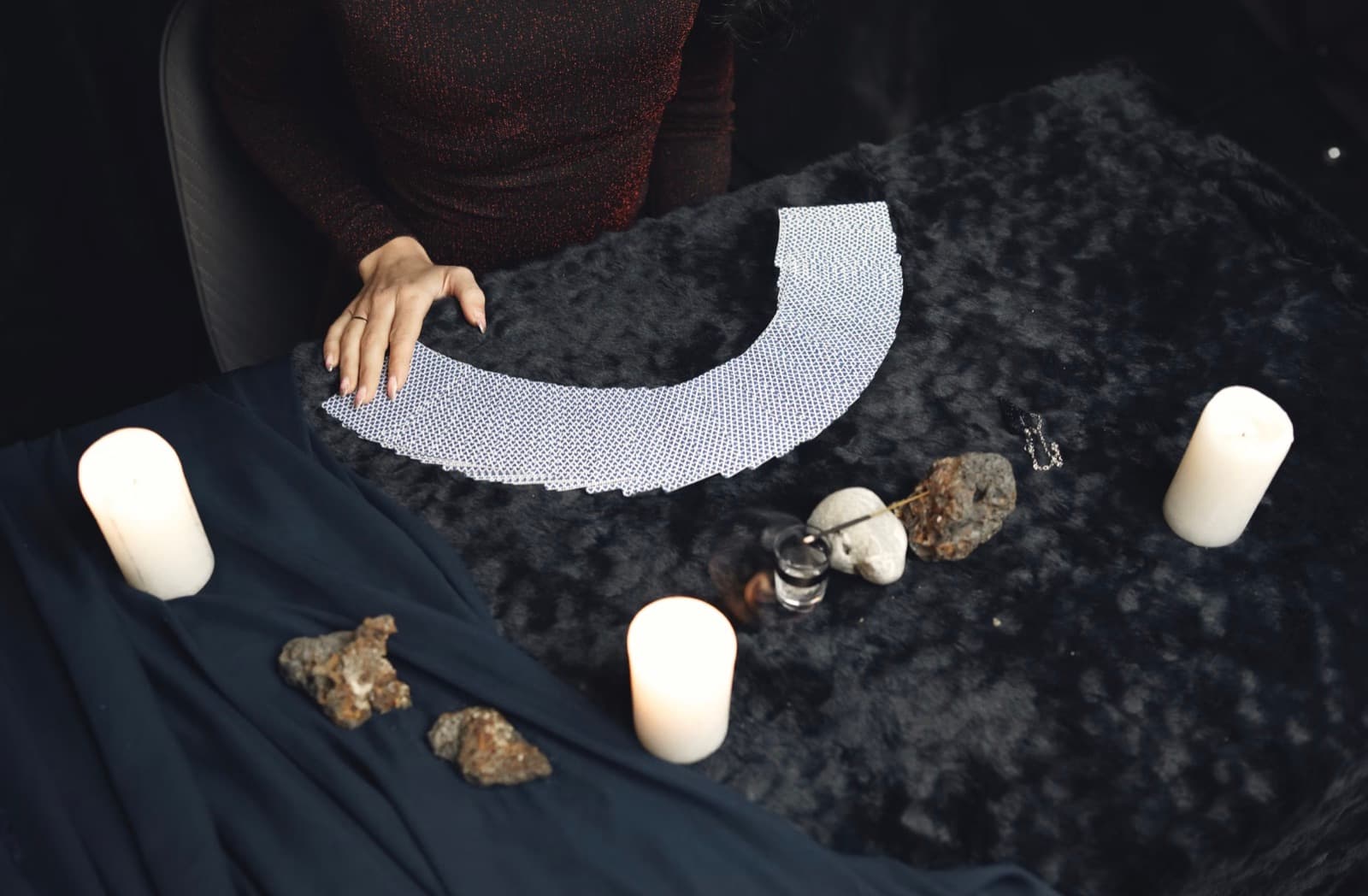 10 Card Tarot Reading: How to Use a Bigger Spread Without Losing Clarity