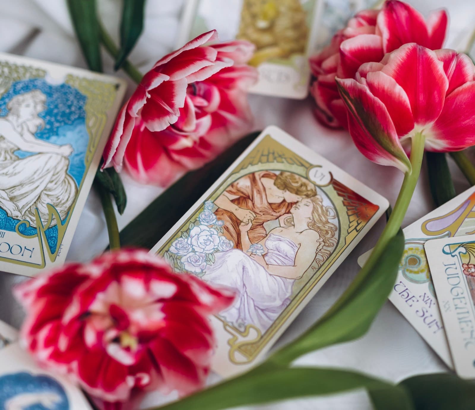 Tarot Cups Meaning: A Practical Guide to the Suit of Cups in Love, Feelings, and Readings
